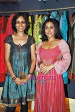 Vidya Balan at Priyadarshini Rao and Uttam Ghosh fashion preview in Zoya on 30th Sep 2009 (3).JPG